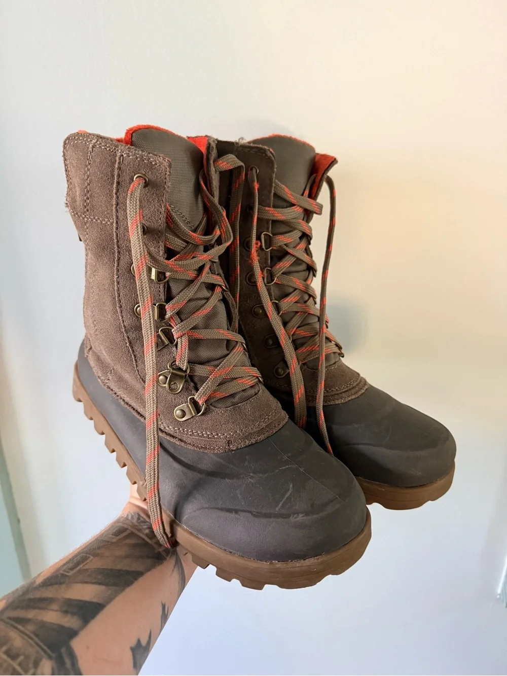 BareTraps Brown and Orange Women's Winter Lace-Up Boots